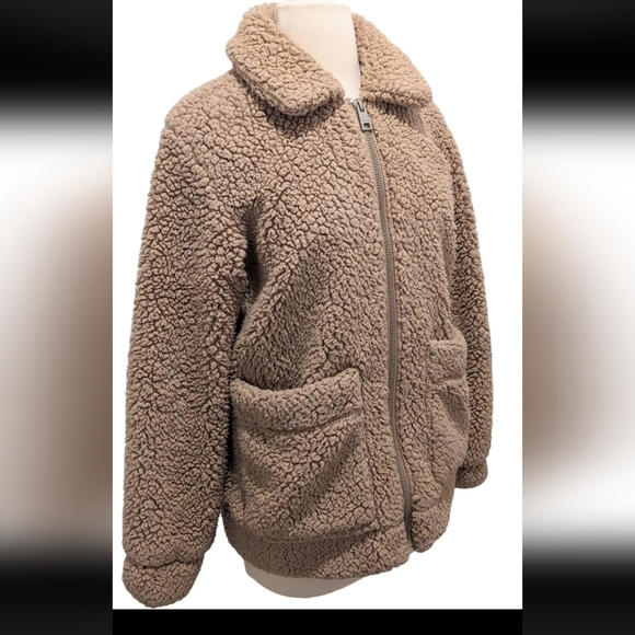 Levi's Women's Soft Sherpa Oversized Zip-Up Teddy Bomber Jacket Camel Brown M - Picture 6 of 11